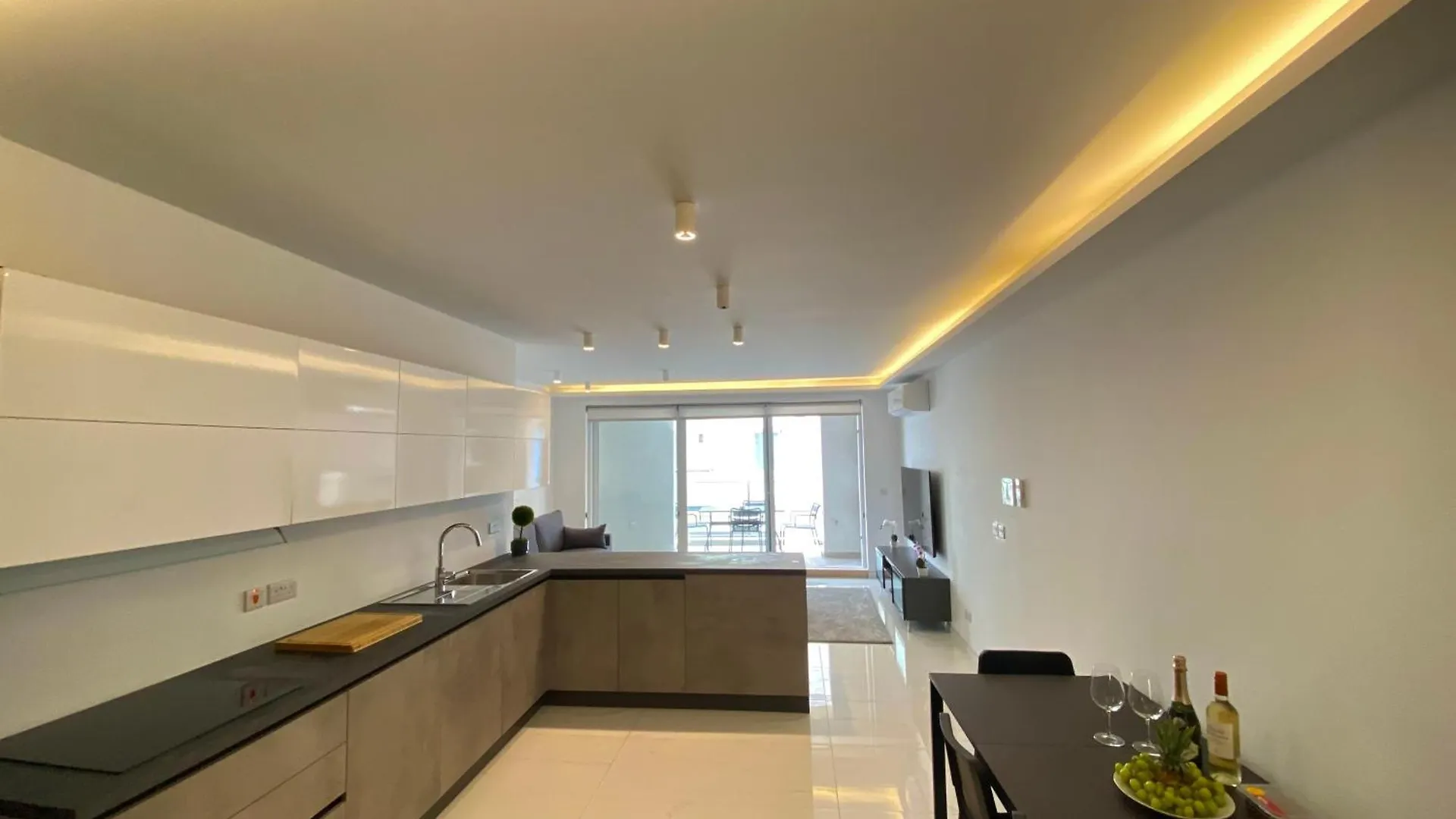 Tigne Sliema Three Bedrooms Apartment 0*,  Malta