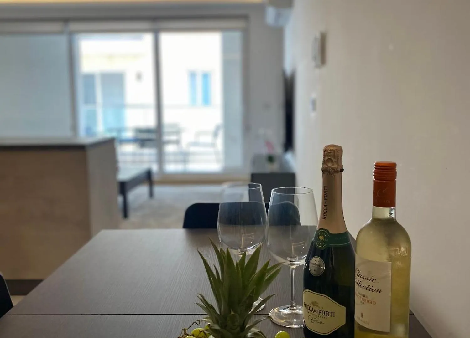 Tigne Sliema Three Bedrooms Apartment