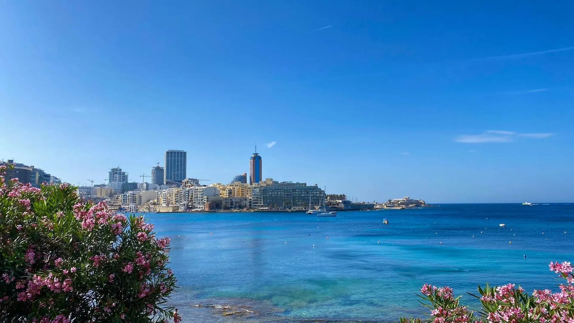 Tigne Sliema Three Bedrooms Apartment