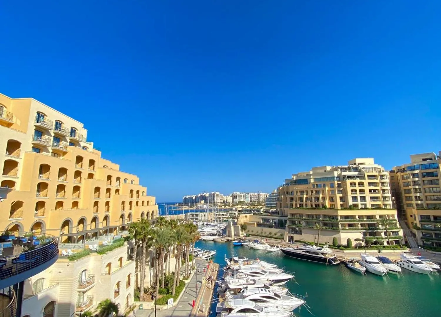 Tigne Sliema Three Bedrooms Apartment 0*,  Malta