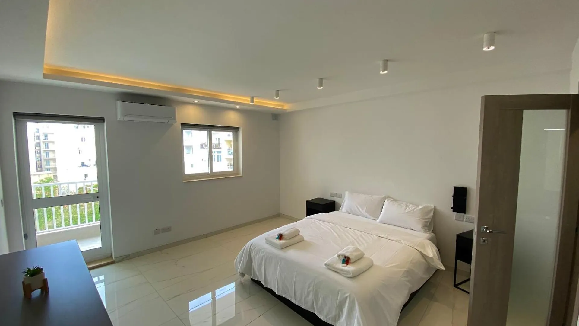 Tigne Sliema Three Bedrooms Apartment